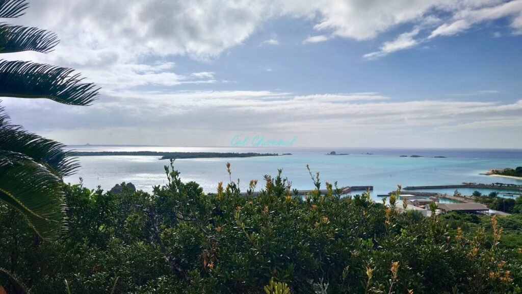アカラ御嶽から伊江島が見える