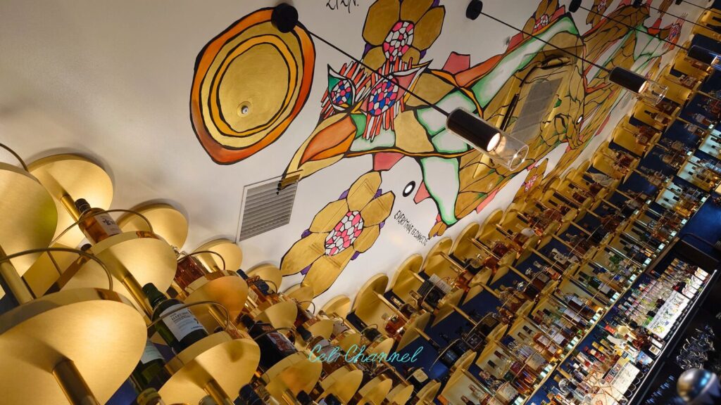 那覇空港 お酒の博物館 天井