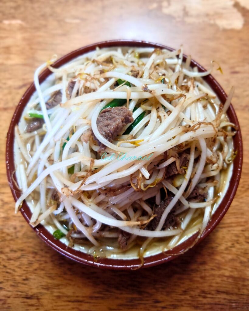前田食堂 牛肉そば 真上から