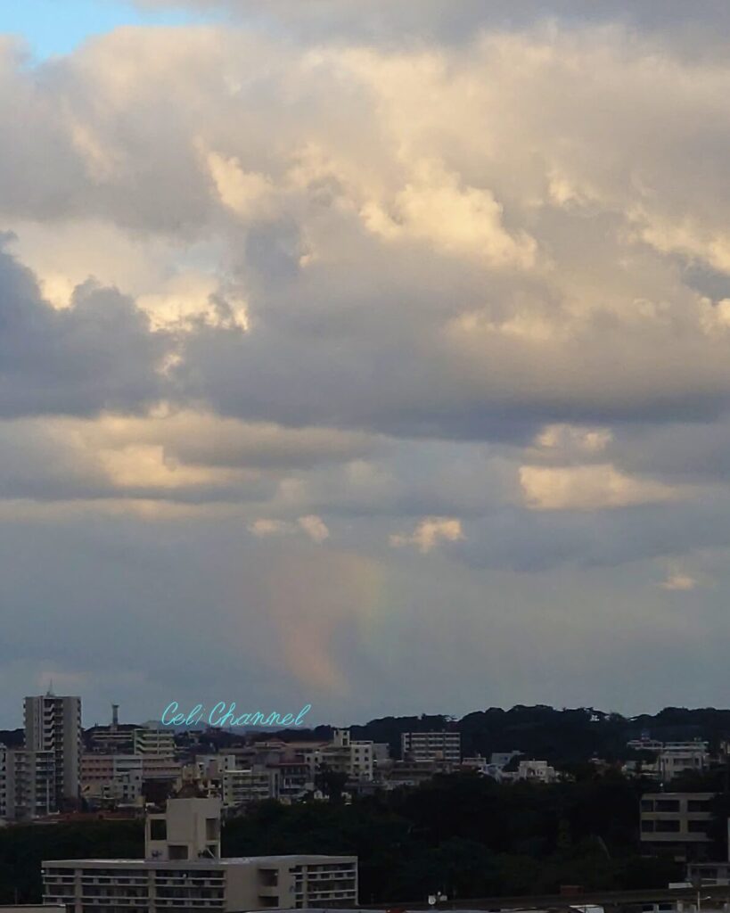 首里城から見えた彩雲