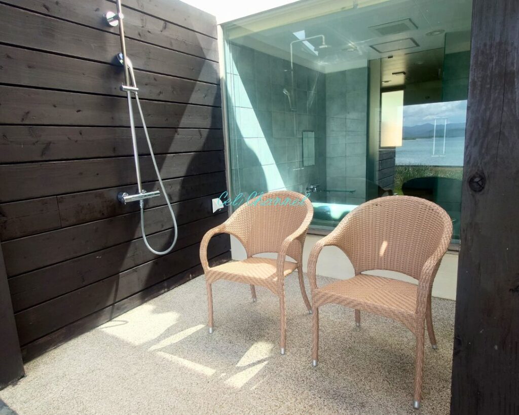 はいむるぶし オーシャンビューバススイート 屋外シャワー