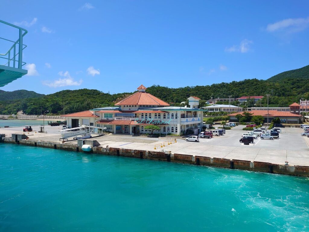 伊平屋ターミナル 　前泊港