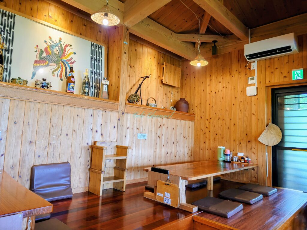 沖縄そば峰_店内座敷