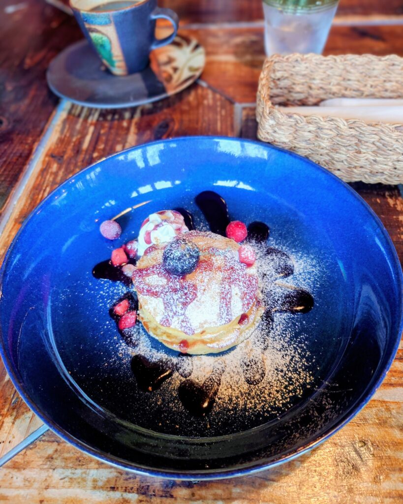 シーサイドカフェ ブルートリップ パンケーキ ベリーベリーホイップ